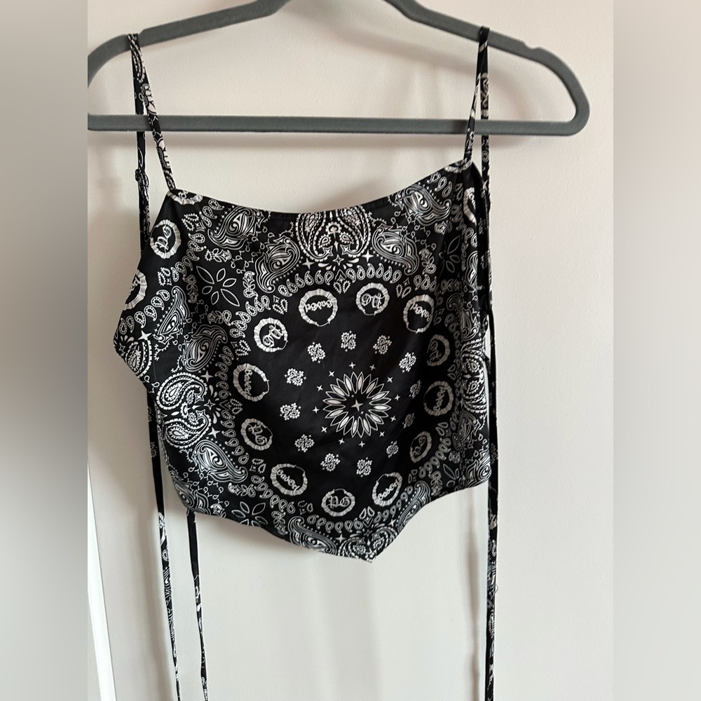 POSTER GIRL FROM DOLLS KILL BANDANA STYLE CROP TOP OPEN BACK WITH TIES SIZE XXL